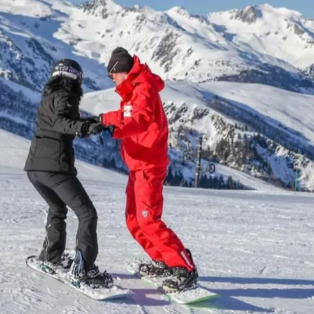 La Belle, Skis Aux Pieds! *