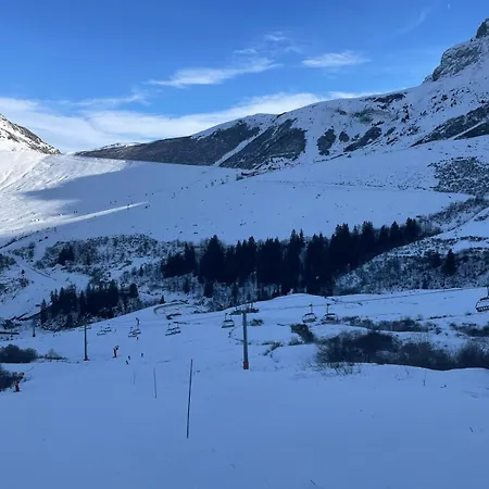 La Belle, Skis Aux Pieds!