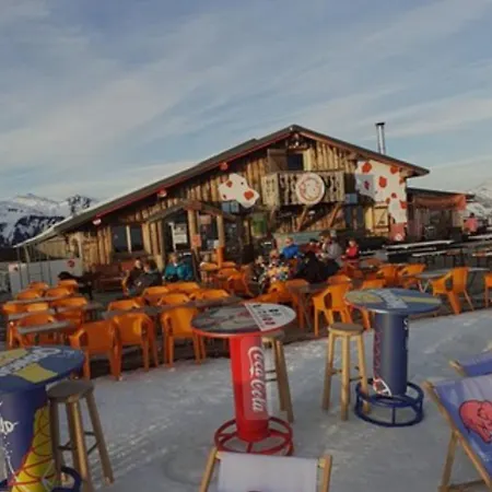 Apartment La Belle, Skis Aux Pieds! *