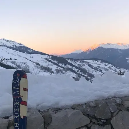 La Belle, Skis Aux Pieds! *