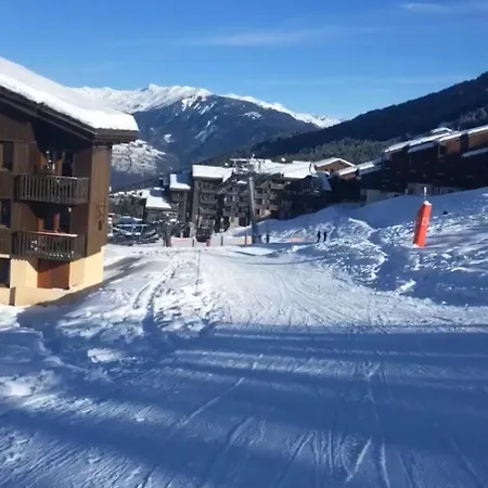 La Belle, Skis Aux Pieds!